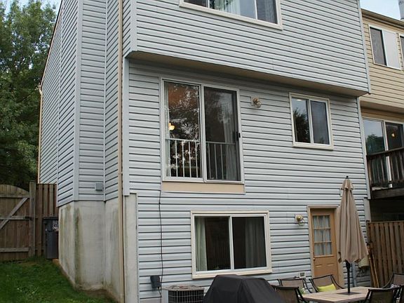 3rd image of 14150 Red River Dr