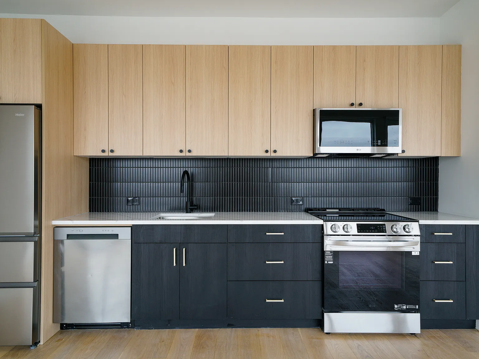 11-14 35th Avenue — Photo 2