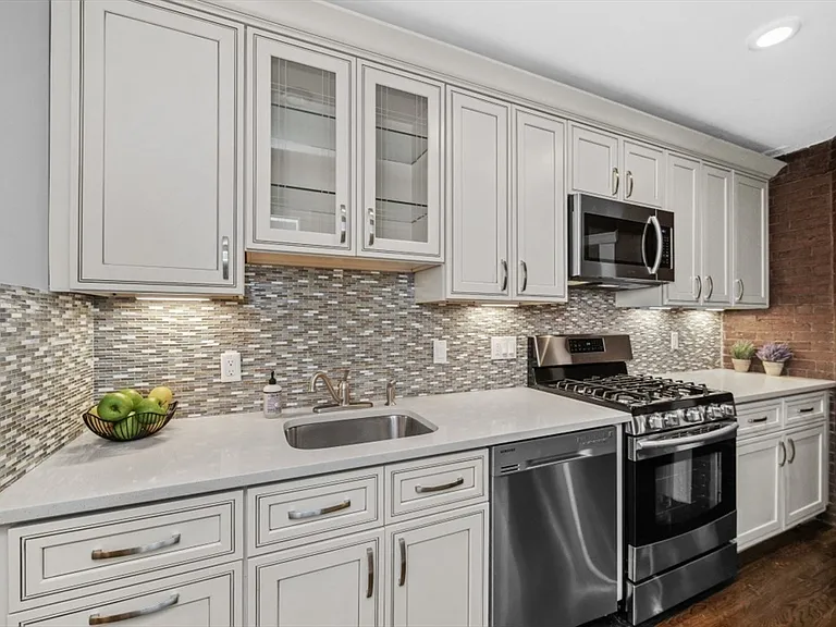 1880 Beacon St #6 — Photo 3