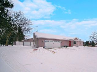 4387 E Berry Rd, Pleasant Lake, MI 49272