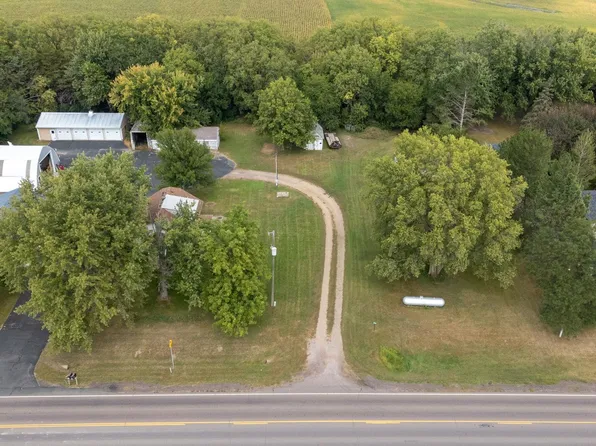 47512 271st St, Harrisburg, SD 57032