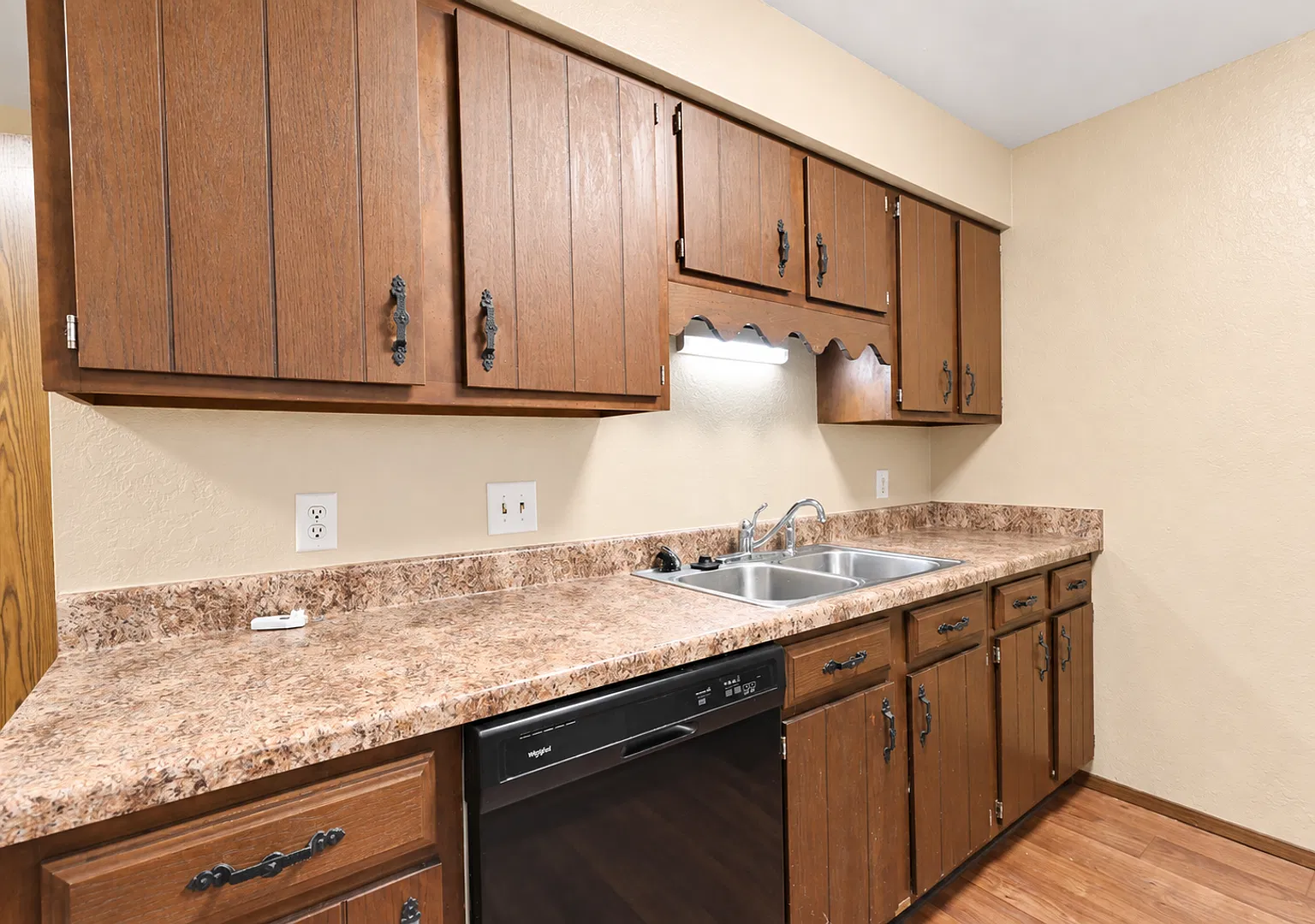 Wildwood Apartments — Photo 4