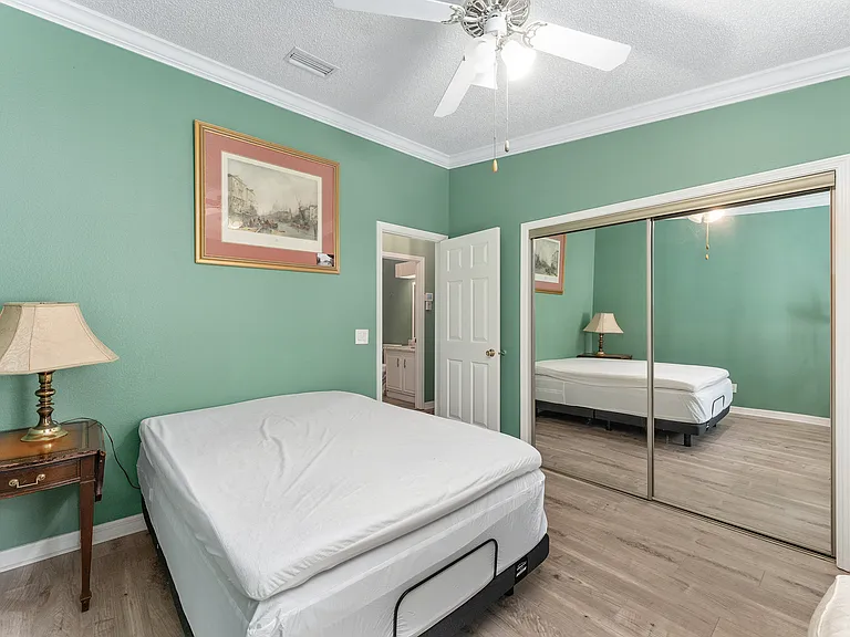 1401 W Schwartz Blvd — Photo 16