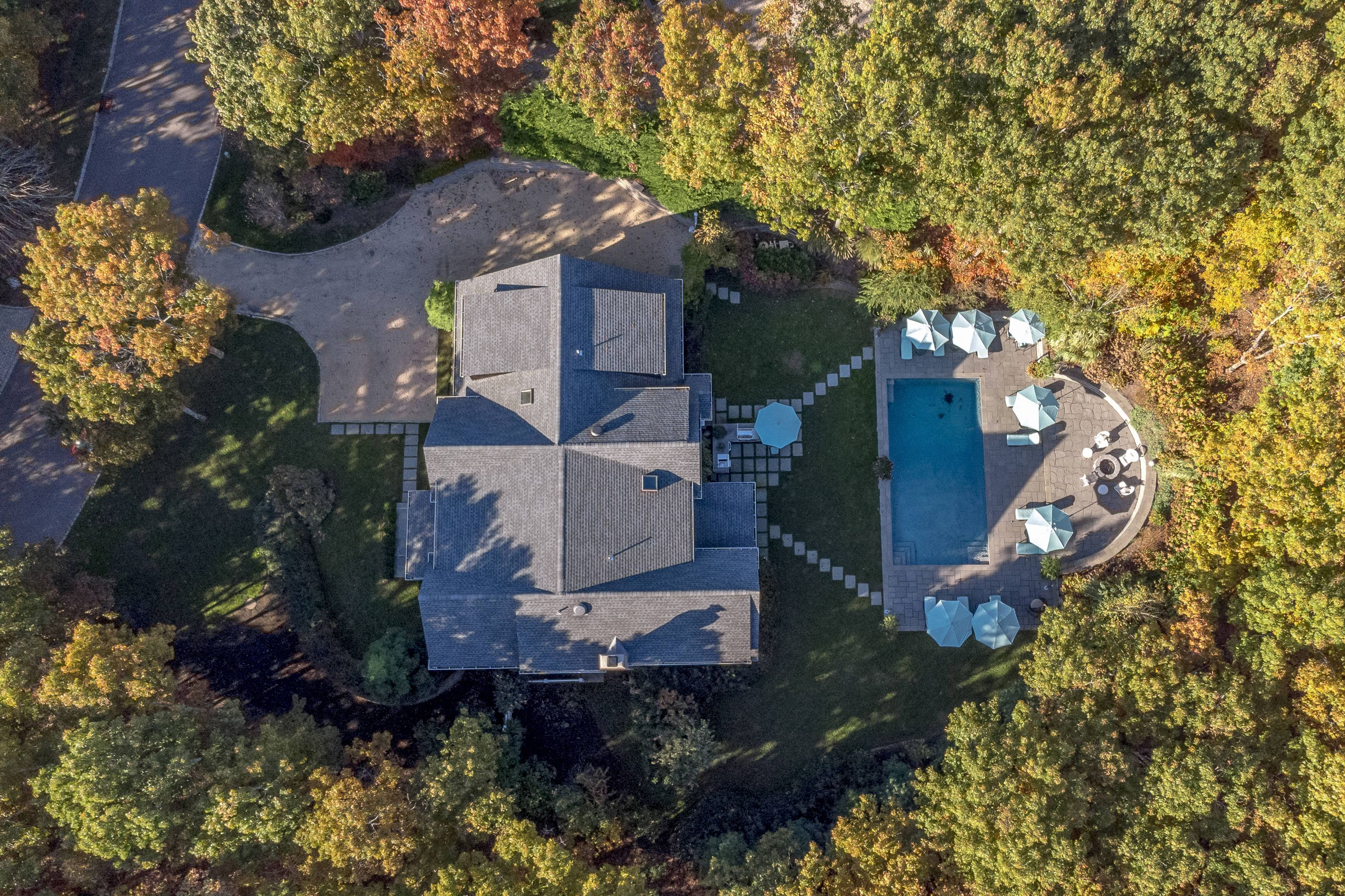 24 Cove Neck Ln, Southampton, NY 11968 Out East