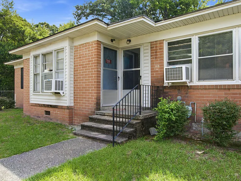 237 Broad St — Photo 10