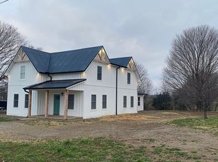 3698 E Dutch Creek Rd, Pekin, IN 47165