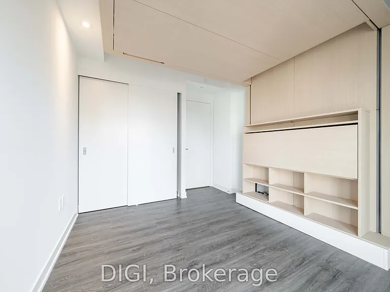 8 Gloucester St #2002 — Photo 12