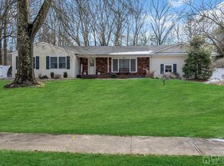 10 Garvey Dr, Monroe Township, NJ 08831