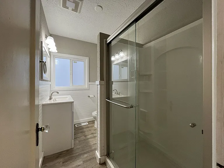 13208 NE Glisan St — Photo 24