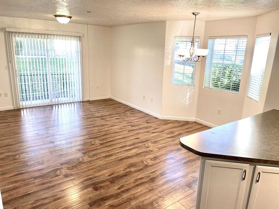 1st image of 133 W Daybreak Ln #1