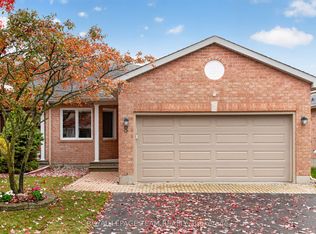 8 Partridge Dr, Ottawa, ON K2M 2P6
