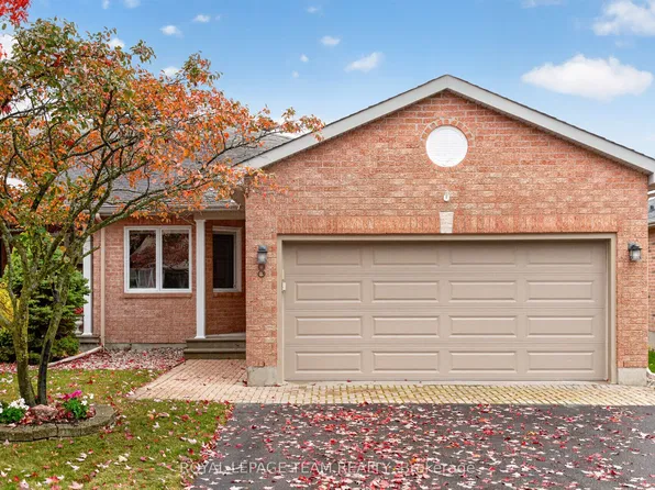 8 Partridge Dr, Ottawa, ON K2M 2P6