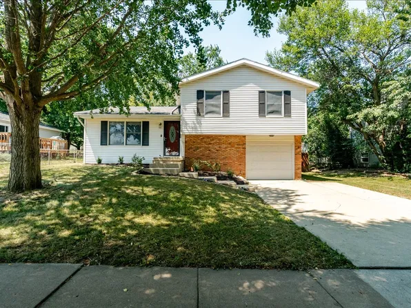 1216 N Hershey Rd, Bloomington, IL 61704