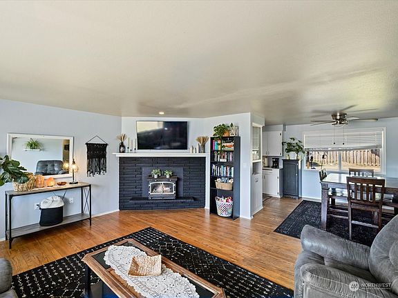 5th image of 5411 90th Street NE