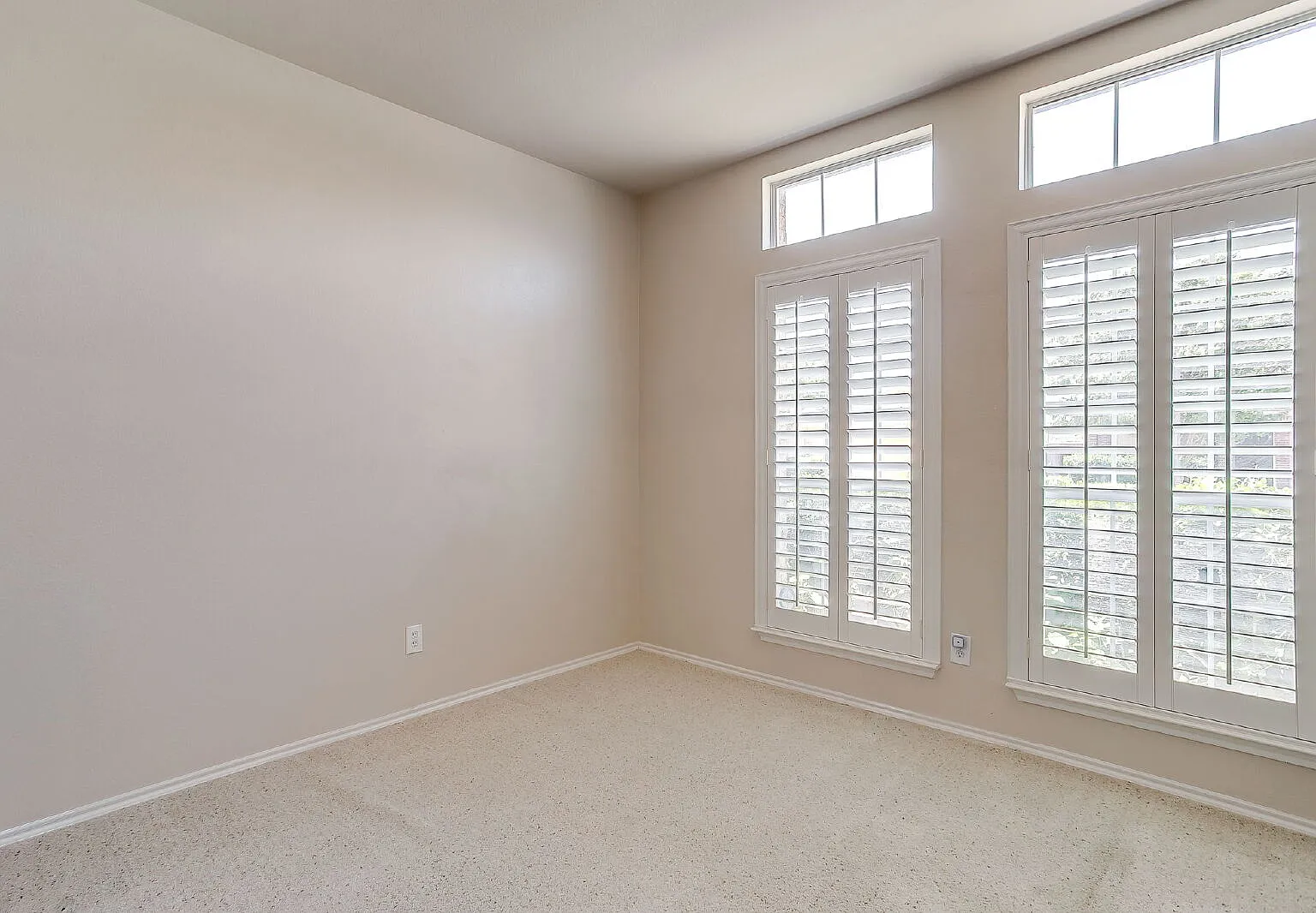 3 bed, 2.0 bath, 1895 sqft, $3,500 — Photo 4