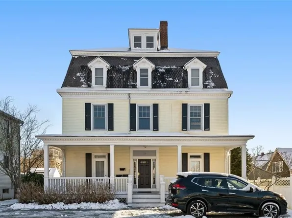 15 Narragansett Ave #2, Newport, RI 02840