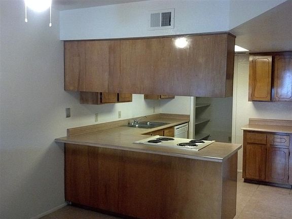Dining Room to Kitchen View!