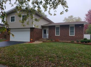 5100 Roberta Ln, Richton Park, IL 60471