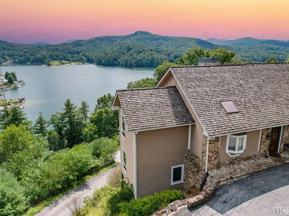 111A Rue-de-Provence #A, Glenville, NC 28736