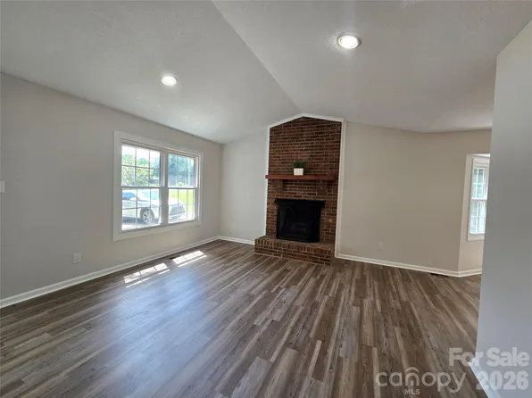 2306 Firmin Ct, Gastonia, NC 28056