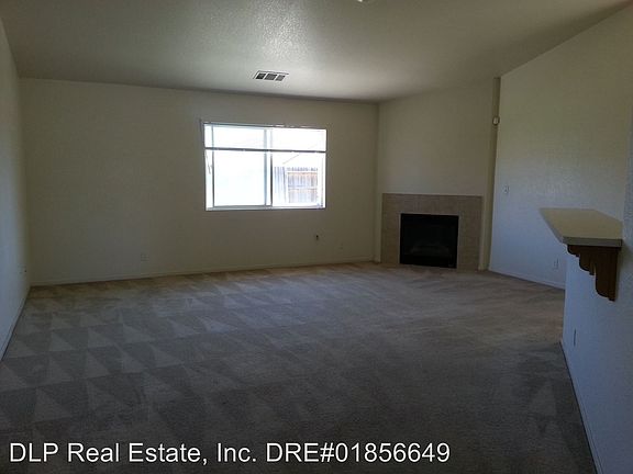 5th image of 670 Kensington Cir