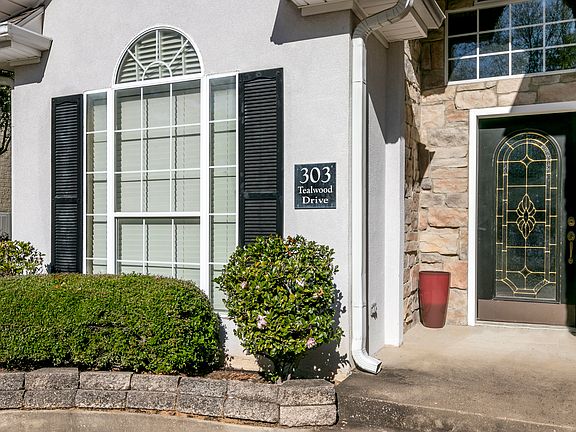 3rd image of 303 Tealwood Dr
