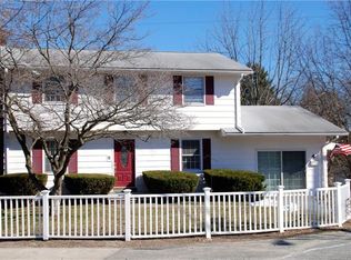 4 Brayton Ave, Warwick, RI 02886