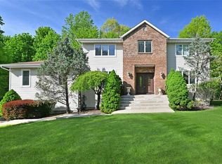 9 Cara Dr, Suffern, NY 10901