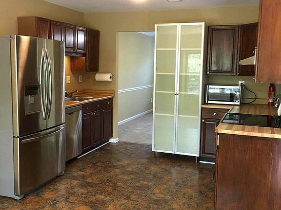 4th image of 8582 Enochs Dr