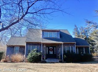 247 County Rd, Oak Bluffs, MA 02557