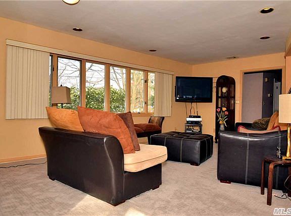 5th image of 35 Spruce Dr