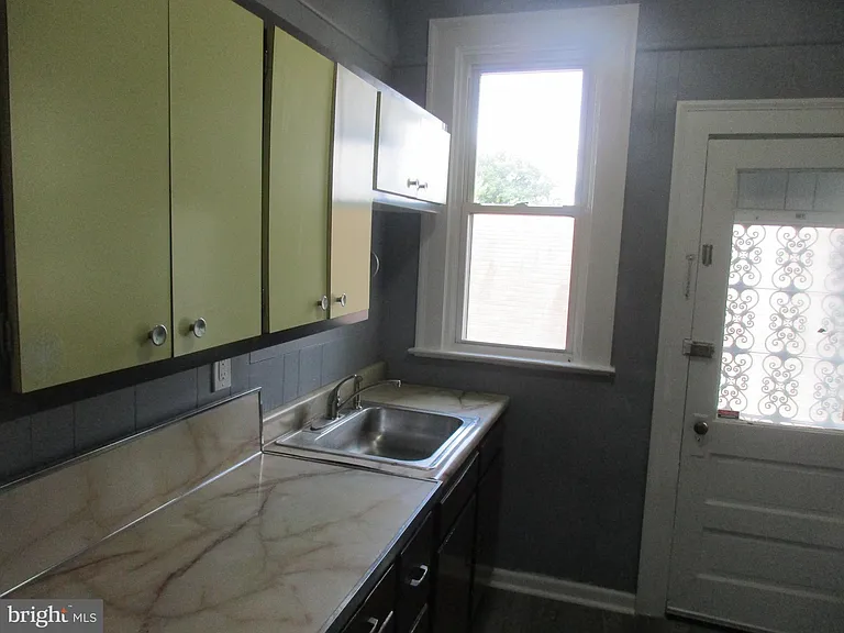 2805 Oakley Ave — Photo 16