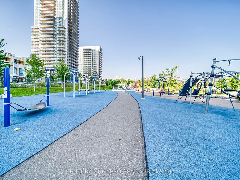 95 McMahon Dr #506 — Photo 22