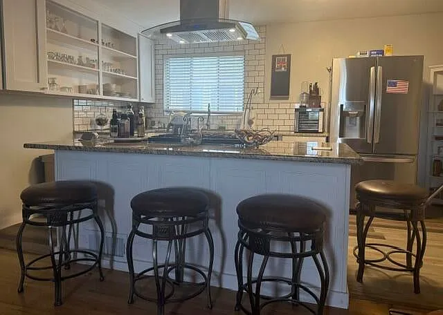 3 bed, 1300 sqft, $2,500 — Photo 3