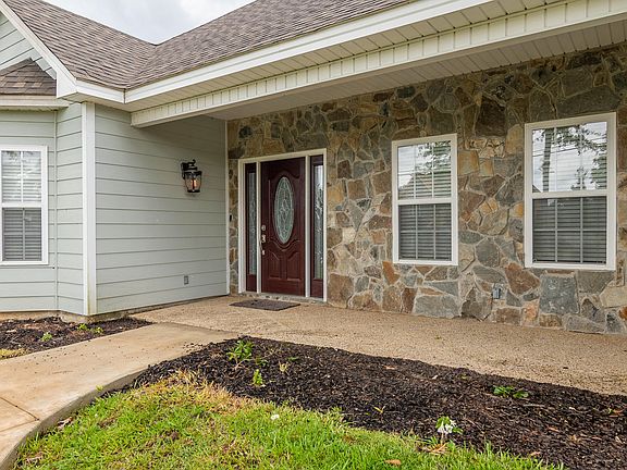 2nd image of 110 Lakeland Dr