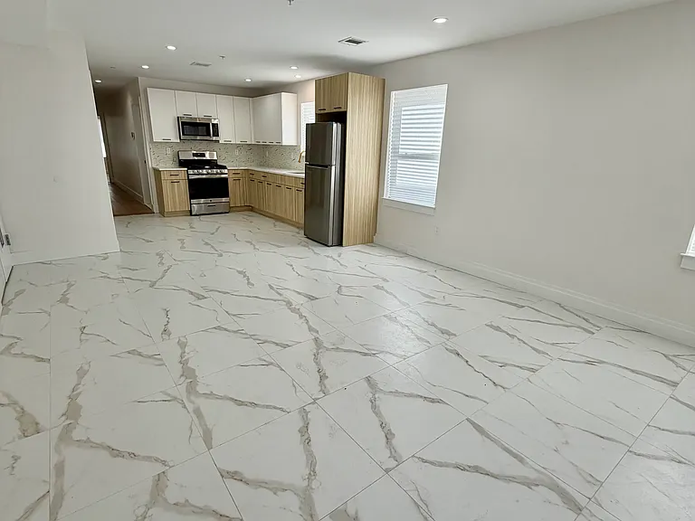 418 Avon Ave #1 — Photo 6