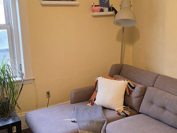 4th image of 28 Charter St APT 7