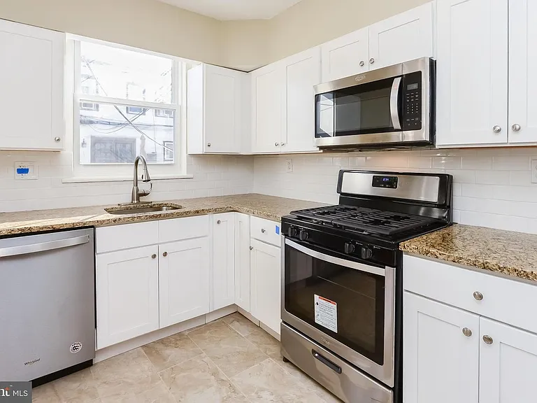 162 Edgehill Rd — Photo 3