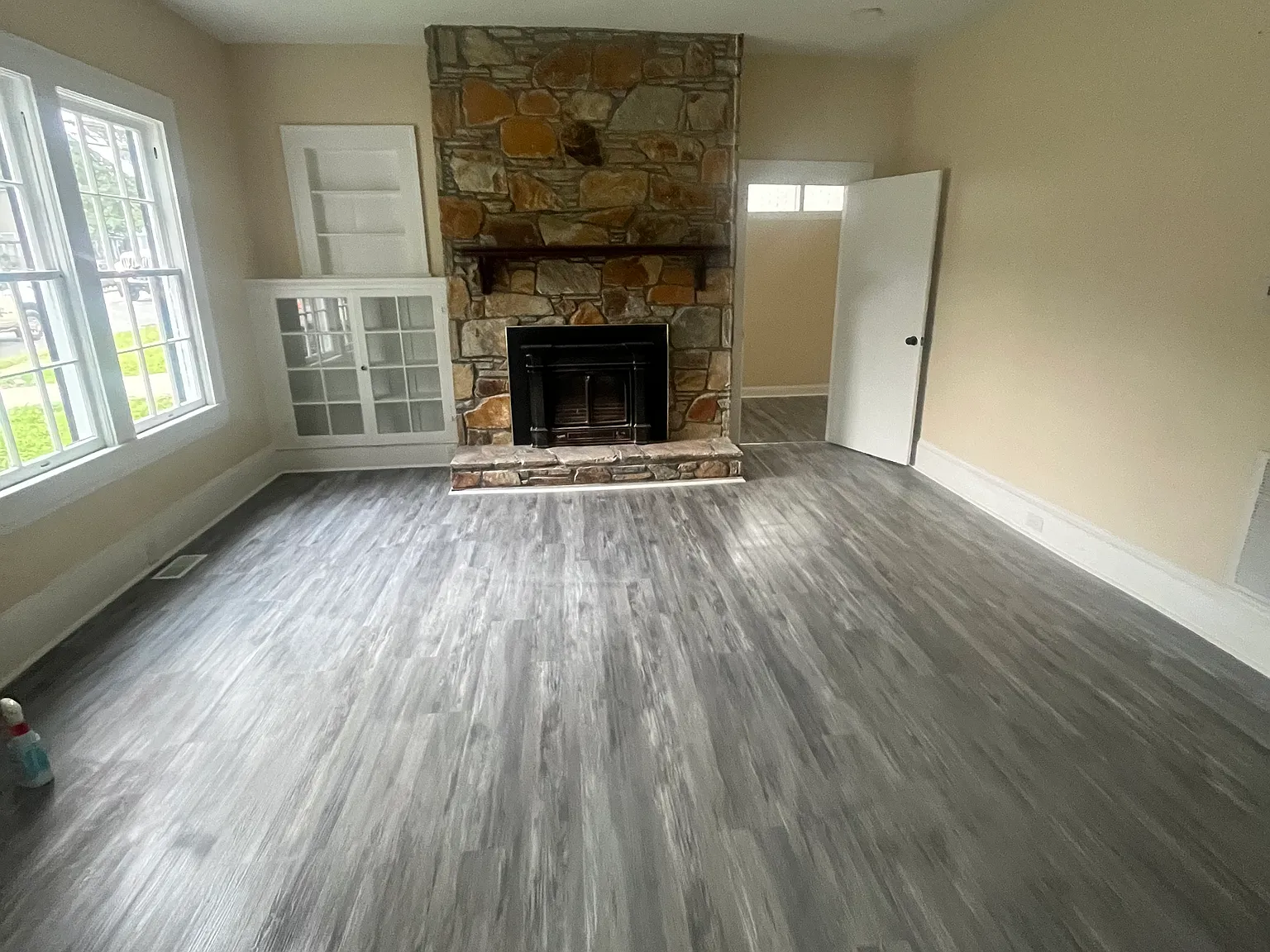 5 bed, 2800 sqft, $2,450 — Photo 2