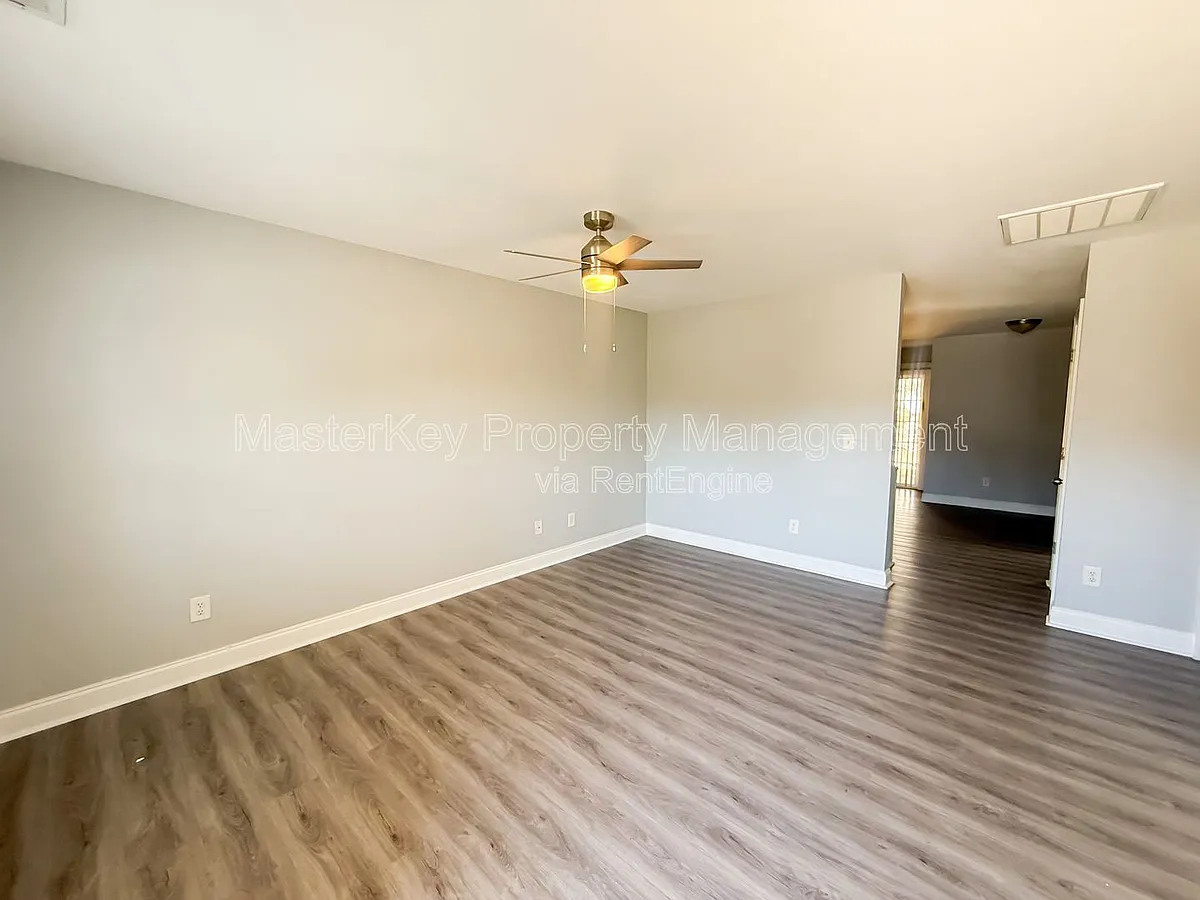 Building Photo - 619 Rawls Dr #102