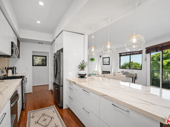 9000 Cynthia St APT 201, West Hollywood, CA 90069
