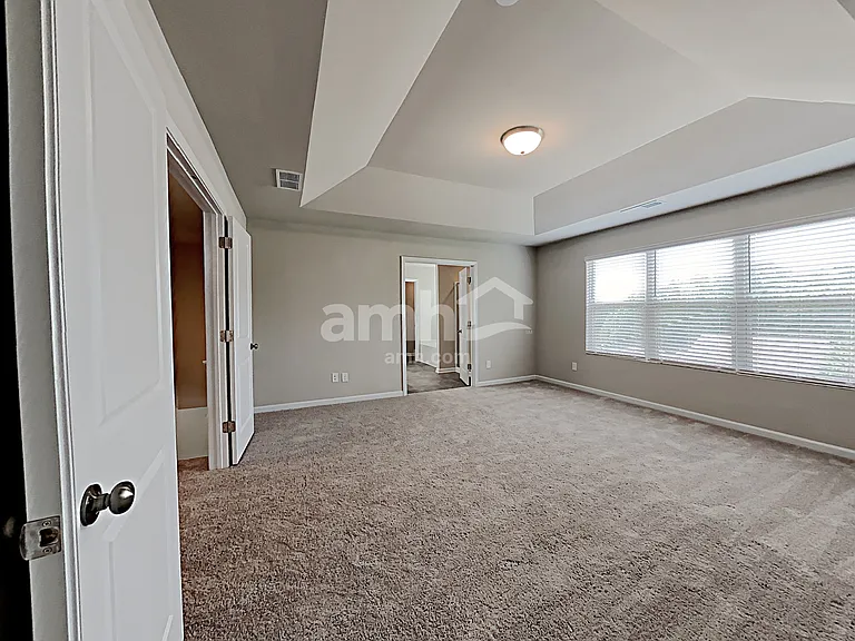 358 Winston Cir — Photo 9