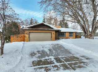 1008 Cottage Dr, Bismarck, ND 58501