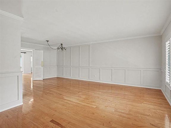 4th image of 520 LAUREL LANE