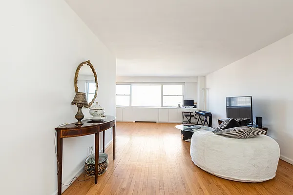 Rented by Compass | media 2