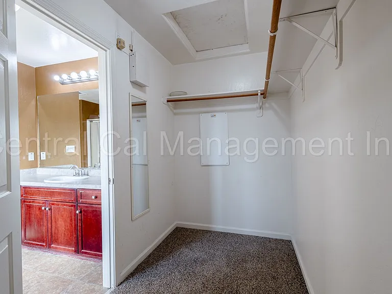 11723 Holabird Ave — Photo 25
