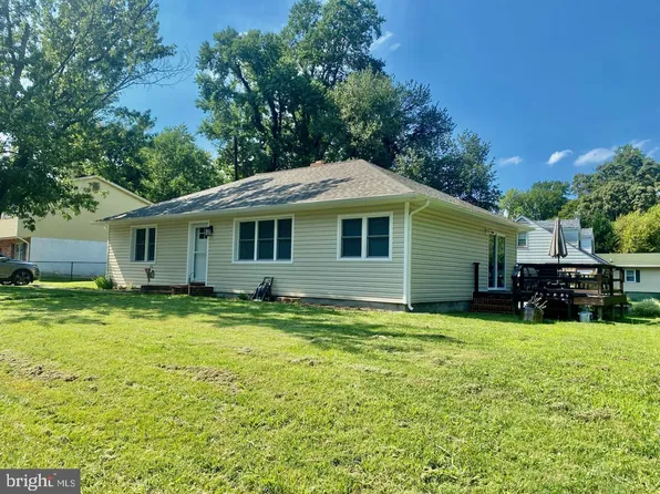 5758 Oakcrest Dr, Saint Leonard, MD 20685