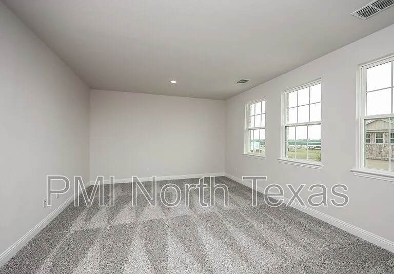 3006 Camellia St — Photo 2