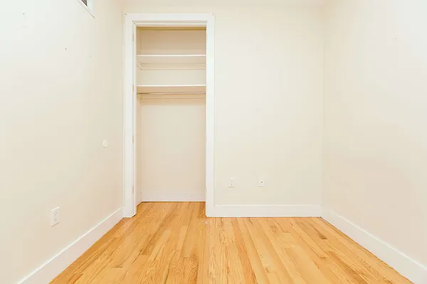 Rented by Nooklyn NYC LLC | media 49