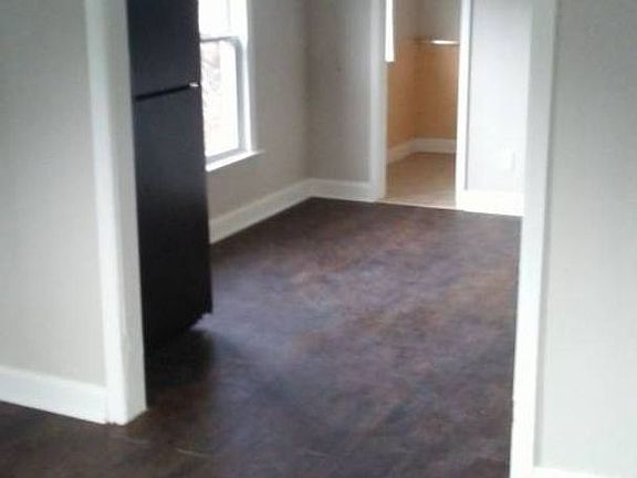 3rd image of 822 Grand Central St #4
